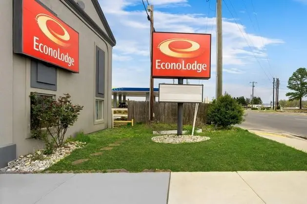 Econo Lodge - Dış Mekan