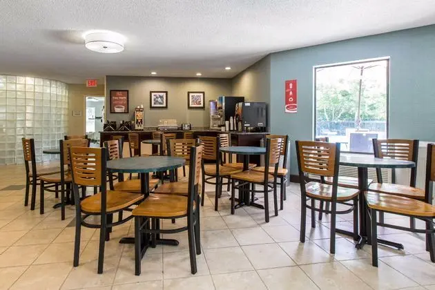 Econo Lodge Havelock - Yeme / İçme