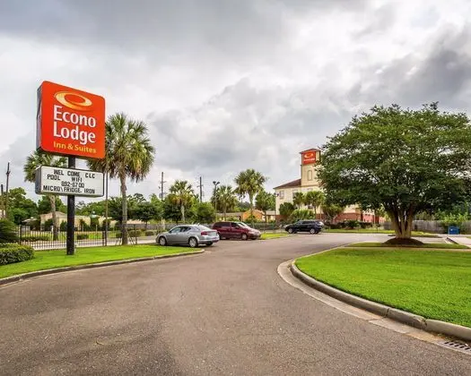 Econo Lodge Inn & Suites Beaumont