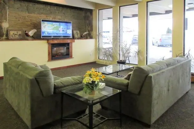 Econo Lodge Inn & Suites Brookings