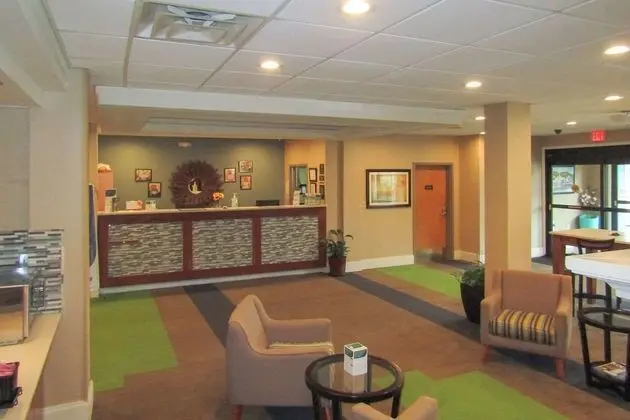 Econo Lodge Inn & Suites - Lobi