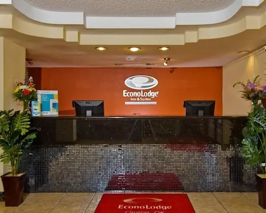 Econo Lodge Inn & Suites Clinton