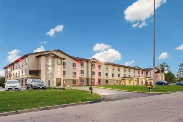 Econo Lodge Inn & Suites - Des Moines/Merle Hays Road - Öne Çıkan Resim