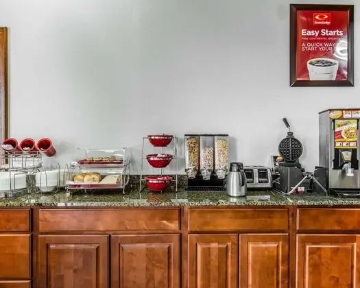 Econo Lodge Inn & Suites Enterprise Area