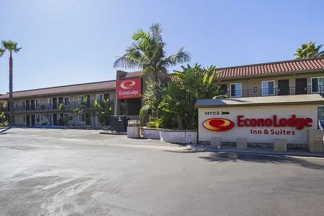 Econo Lodge Inn & Suites Escondido