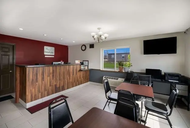 Econo Lodge Inn & Suites Farmington - Lobi