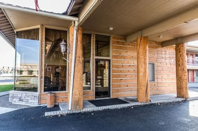 Econo Lodge Inn & Suites Flathead Valley