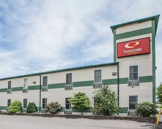 Econo Lodge  Inn & Suites