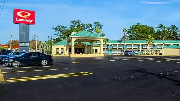 Econo Lodge Inn & Suites Hardeeville