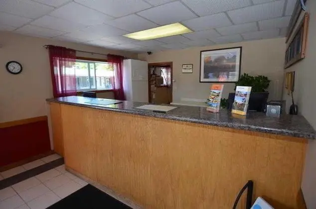 Econo Lodge Inn & Suites Lincoln