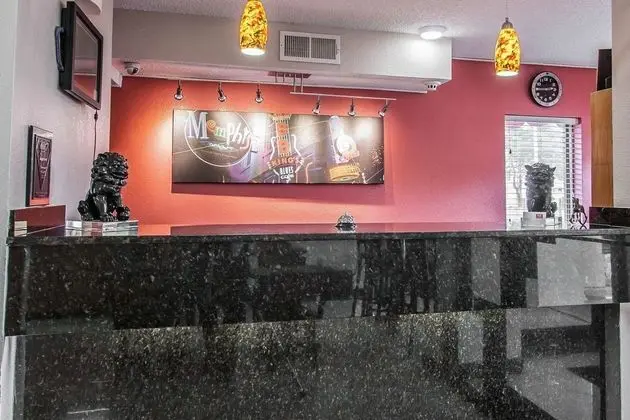 Econo Lodge Inn & Suites - Lobi