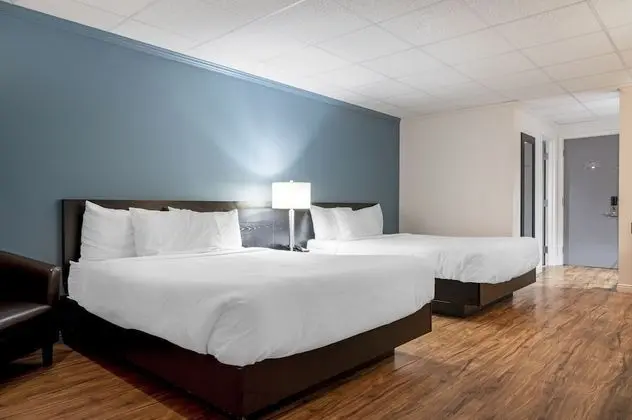 Econo Lodge Inn & Suites - Oda
