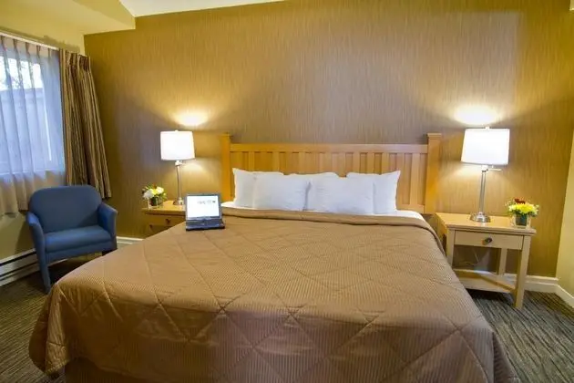 Econo Lodge Inn & Suites N. Vancouver