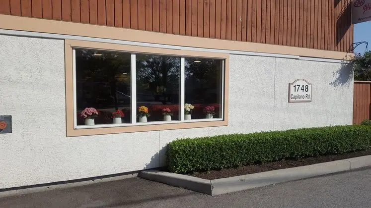 Econo Lodge Inn & Suites N. Vancouver - Dış Mekan
