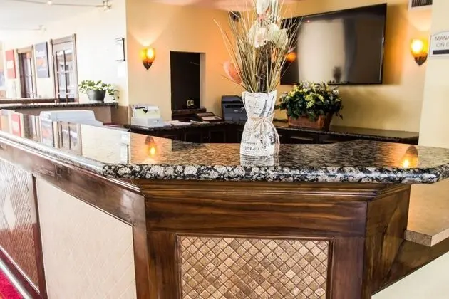 Econo Lodge Inn and Suites Near Florida Mall