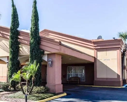 Econo Lodge Inn and Suites Near Florida Mall