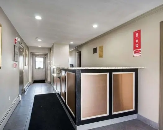 Econo Lodge Inn & Suites - Lobi