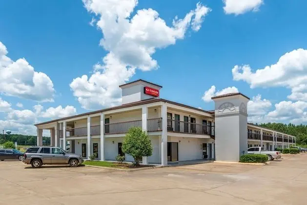 Econo Lodge Inn & Suites