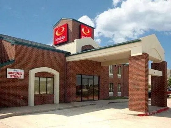 Econo Lodge Inn & Suites