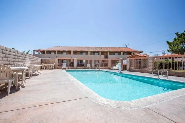 Econo Lodge Inn & Suites Ridgecrest