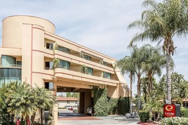 Econo Lodge Inn & Suites Riverside - Corona - Dış Mekan