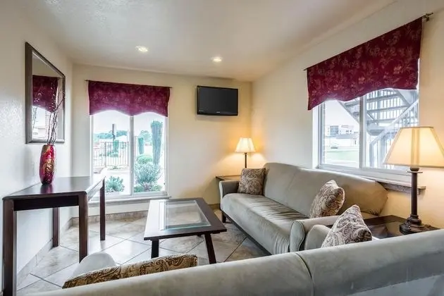 Econo Lodge Inn & Suites Searcy - Lobi