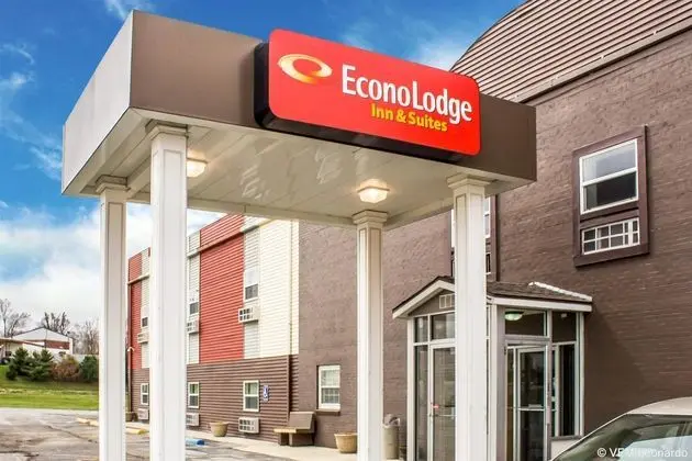 Econo Lodge Inn & Suites St Louis