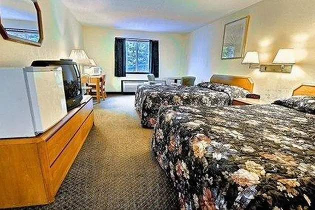 Econo Lodge Lake George Outlets - Oda