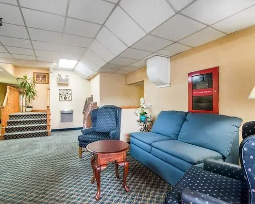 Econo Lodge Manchester - Lobi