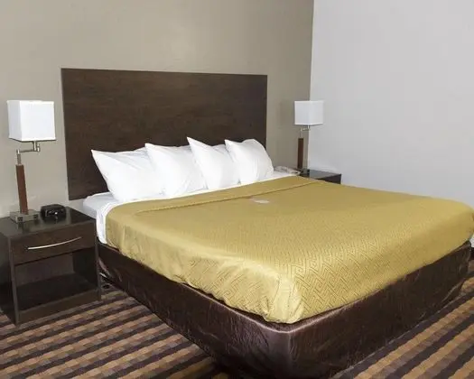 Econo Lodge Milwaukee Airport