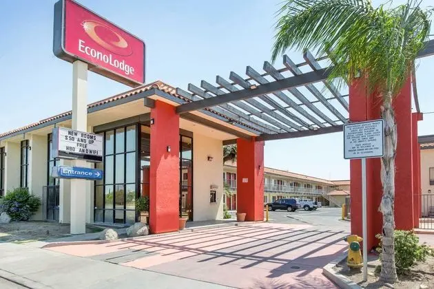 Econo Lodge near Bakersfield Fairgrounds