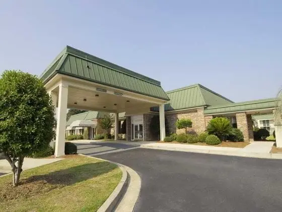 Econo Lodge Near Fort Stewart