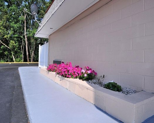 Econo Lodge Near Motor Speedway