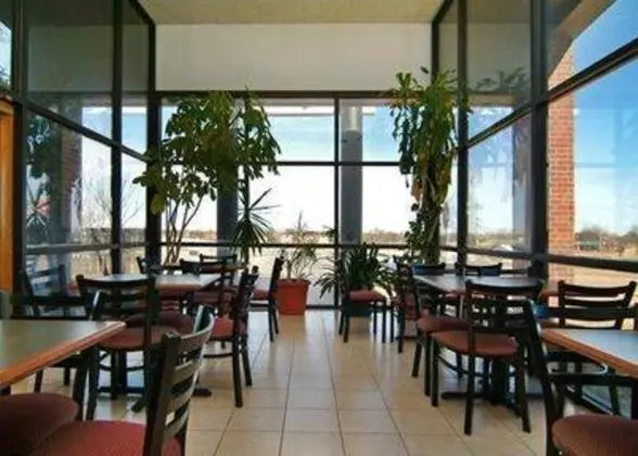 Econo Lodge near Wichita Falls Event Center