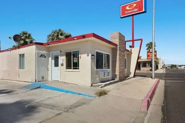 Econo Lodge - Dış Mekan