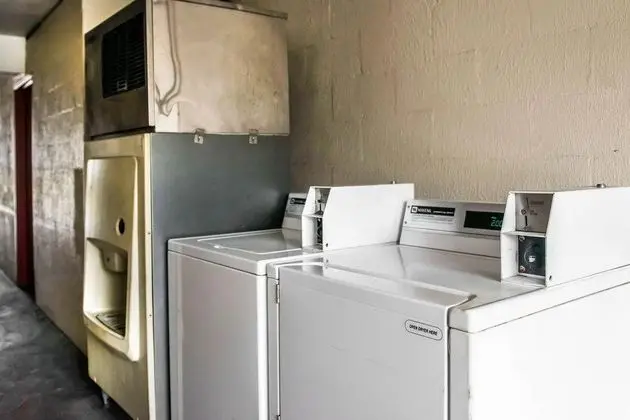 Econo Lodge North City Area