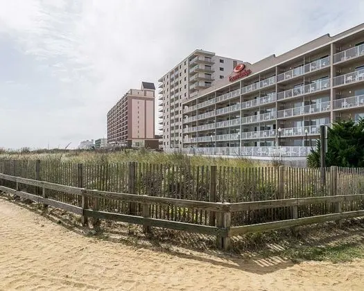 Econo Lodge Oceanfront Beach Area