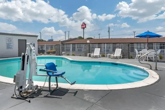 Econo Lodge Oxford - Havuz