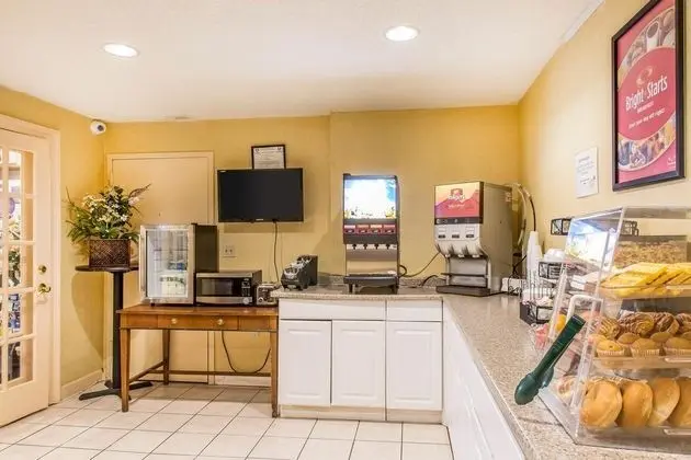 Econo Lodge (Plantsville) - Genel