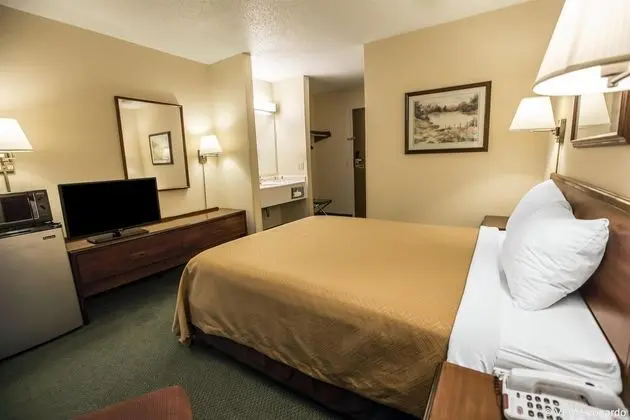 Econo Lodge - Genel