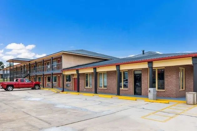 Econo Lodge - Dış Mekan