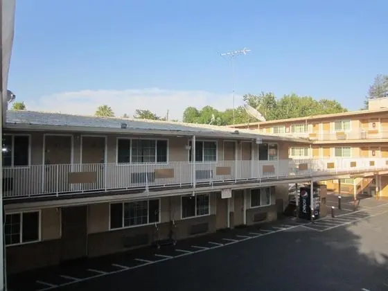 Econo Lodge Sacramento Convention Center - 1