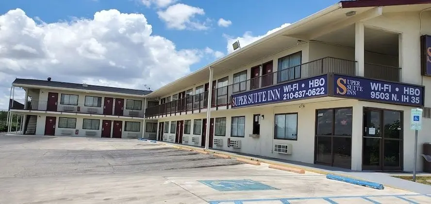 Econo Lodge - Dış Mekan