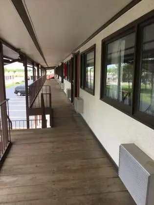 Econo Lodge South Buffalo - Dış Mekan