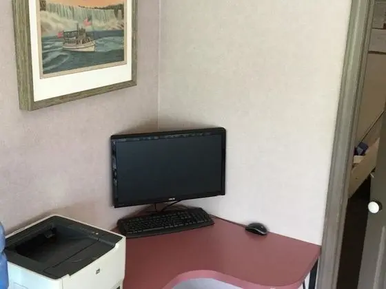Econo Lodge South Buffalo - Genel