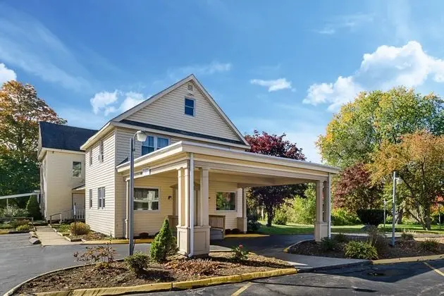 Econo Lodge Sturbridge - Dış Mekan