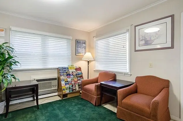 Econo Lodge Sturbridge - Lobi