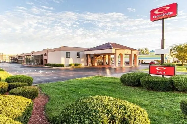 Econo Lodge & Suites Clarksville