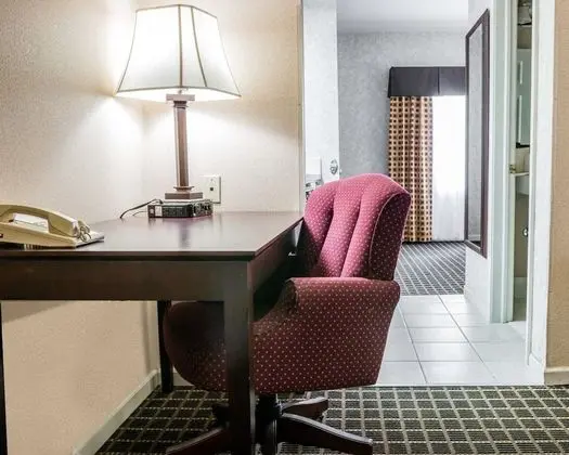 Econo Lodge & Suites - Oda