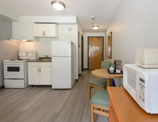 Econo Lodge & Suites Hinton - Mutfak